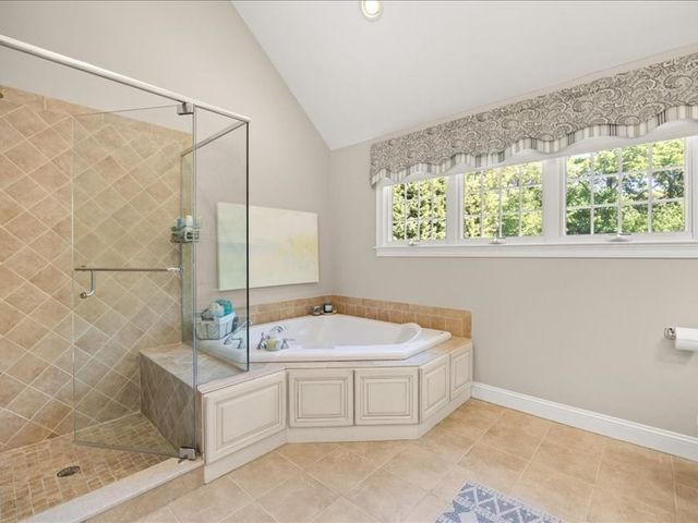 524 Elm St E, Raynham, MA 02767
