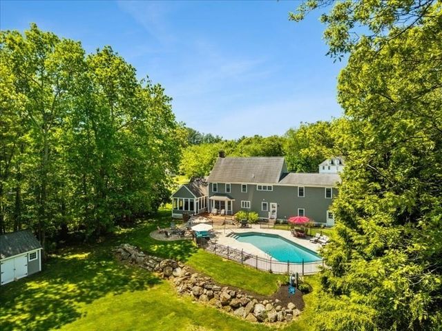 524 Elm St E, Raynham, MA 02767
