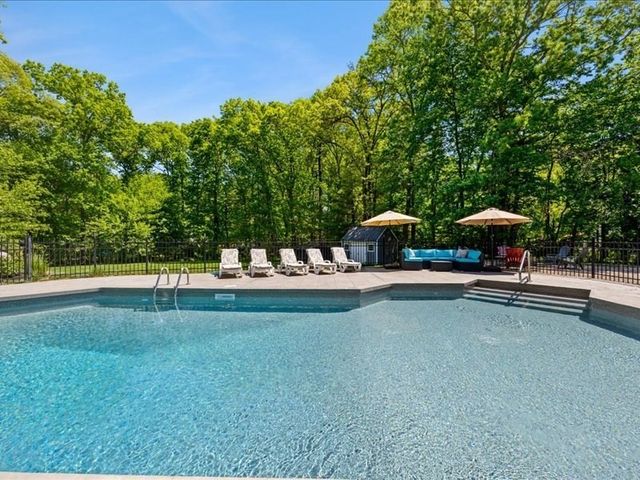 524 Elm St E, Raynham, MA 02767