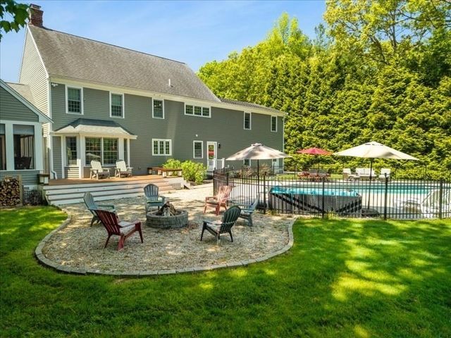 524 Elm St E, Raynham, MA 02767