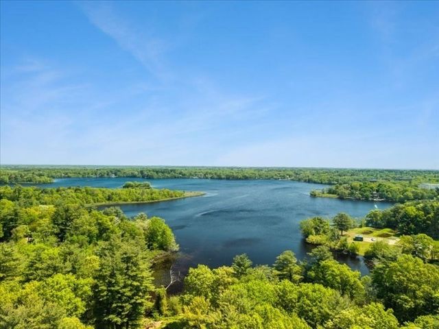524 Elm St E, Raynham, MA 02767