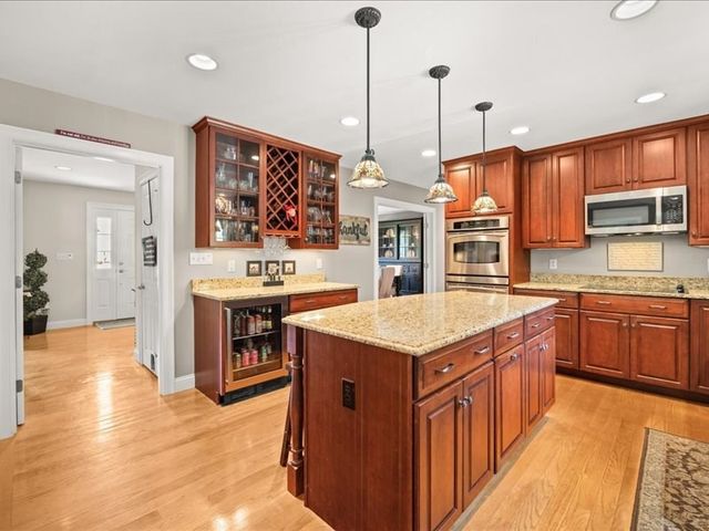 524 Elm St E, Raynham, MA 02767