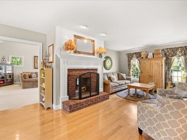 524 Elm St E, Raynham, MA 02767