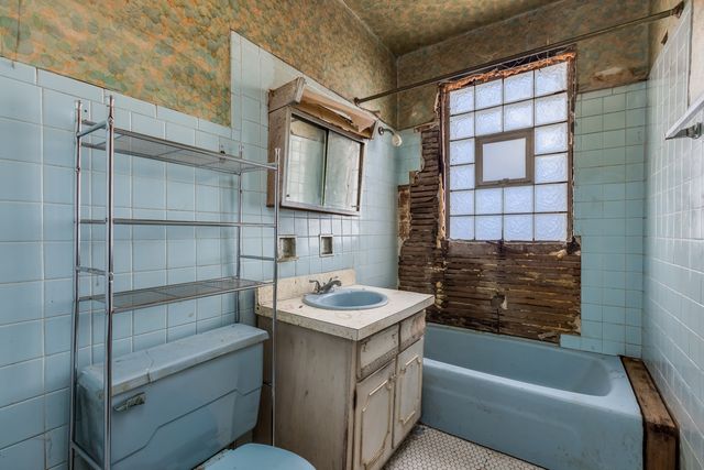 7206 S Lafayette Avenue, Chicago, IL 60621