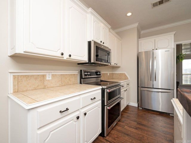 565 Triple J Drive, Lonoke, AR 72086