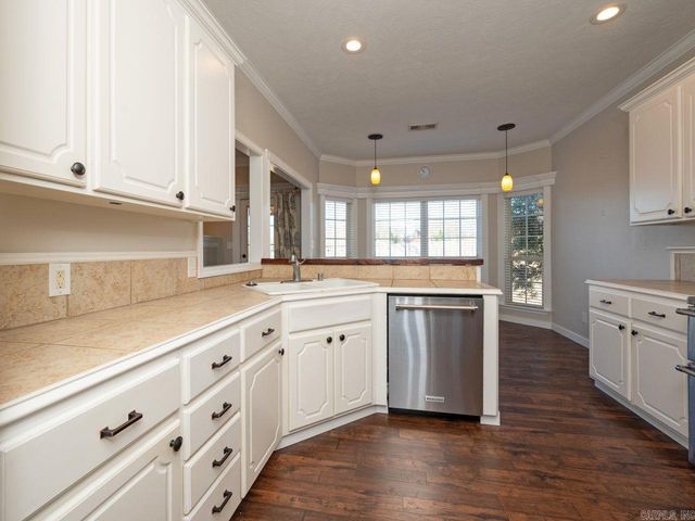 565 Triple J Drive, Lonoke, AR 72086