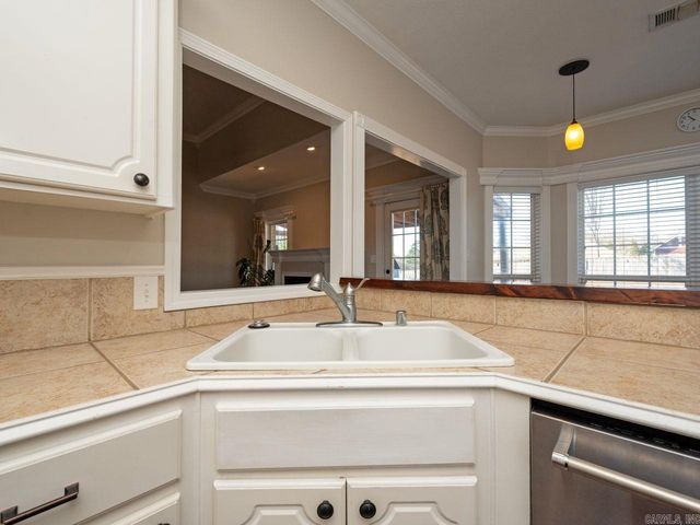 565 Triple J Drive, Lonoke, AR 72086