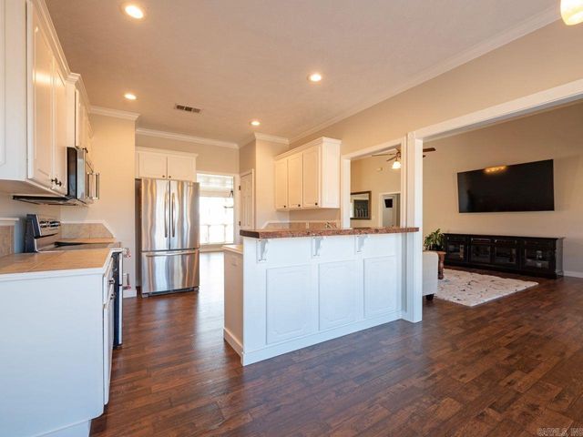 565 Triple J Drive, Lonoke, AR 72086