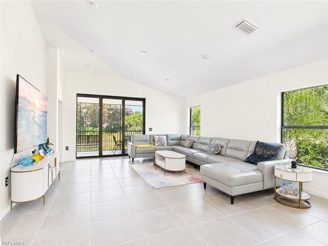 5683 Mayflower WAY 901, Naples, FL 34142