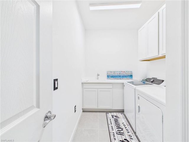 5683 Mayflower WAY 901, Naples, FL 34142