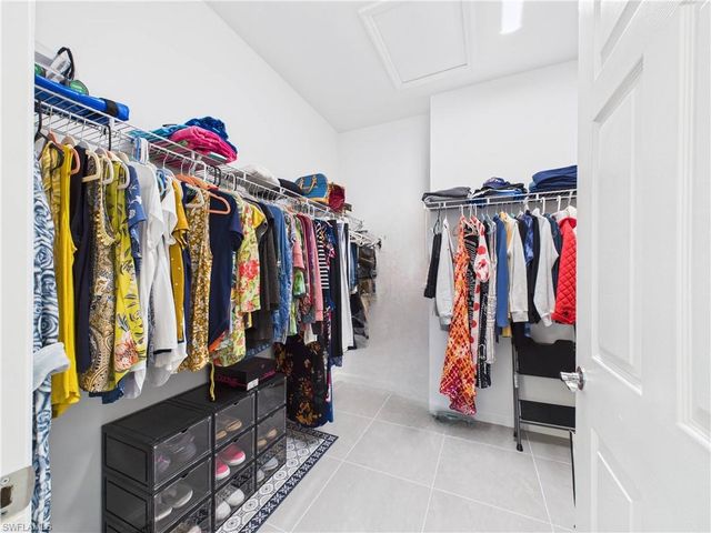 5683 Mayflower WAY 901, Naples, FL 34142