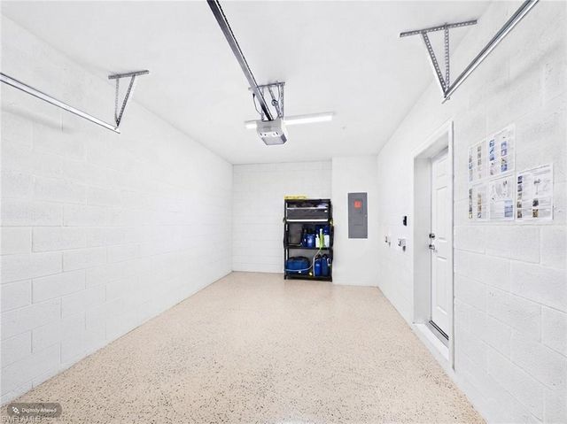 5683 Mayflower WAY 901, Naples, FL 34142