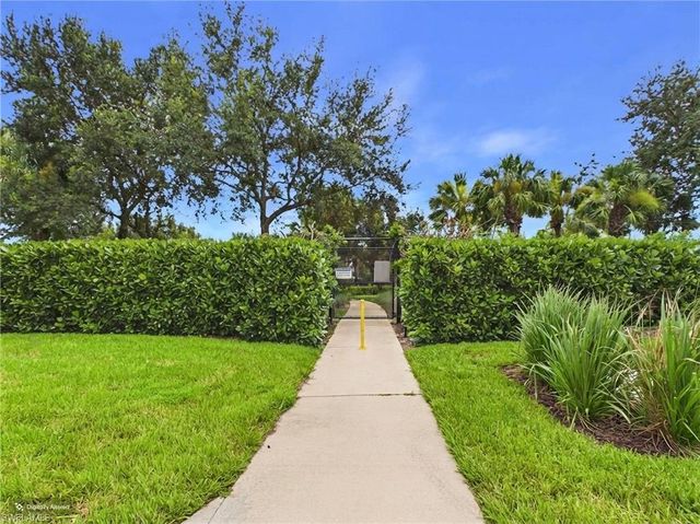 5683 Mayflower WAY 901, Naples, FL 34142