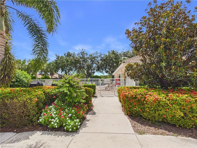 5683 Mayflower WAY 901, Naples, FL 34142