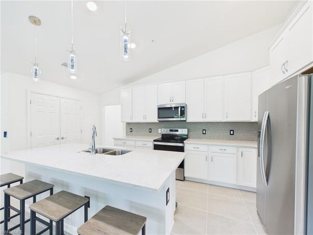 5683 Mayflower WAY 901, Naples, FL 34142