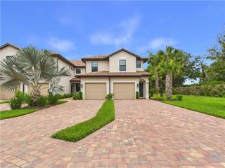 5683 Mayflower WAY 901, Naples, FL 34142
