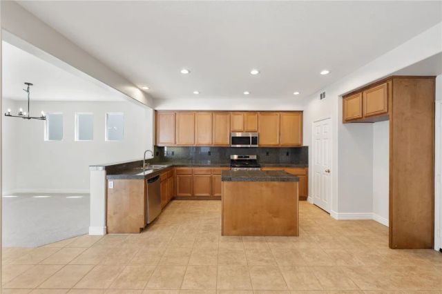 40125 Balboa, Temecula, CA 92591