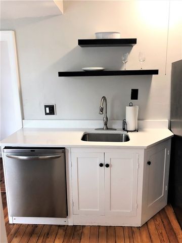 283 Spring Street 2, Newport, RI 02840