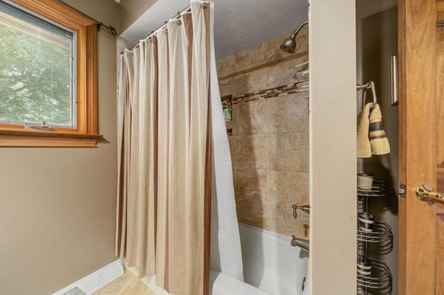 6990 Sunbury Road, Westerville, OH 43082