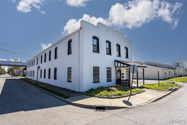 140 Iowa Avenue, Belleville, IL 62220