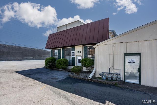 140 Iowa Avenue, Belleville, IL 62220