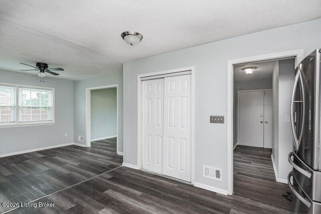 7411 Six Mile Ln, Louisville, KY 40220