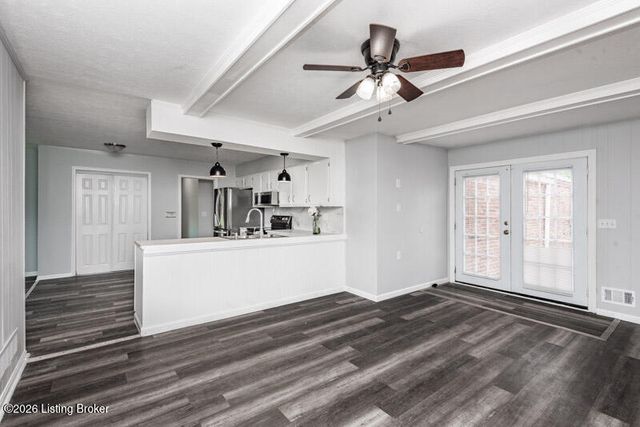 7411 Six Mile Ln, Louisville, KY 40220