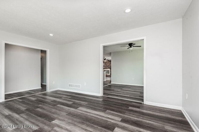 7411 Six Mile Ln, Louisville, KY 40220