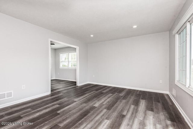 7411 Six Mile Ln, Louisville, KY 40220