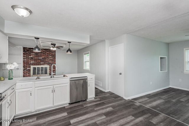 7411 Six Mile Ln, Louisville, KY 40220