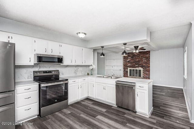 7411 Six Mile Ln, Louisville, KY 40220