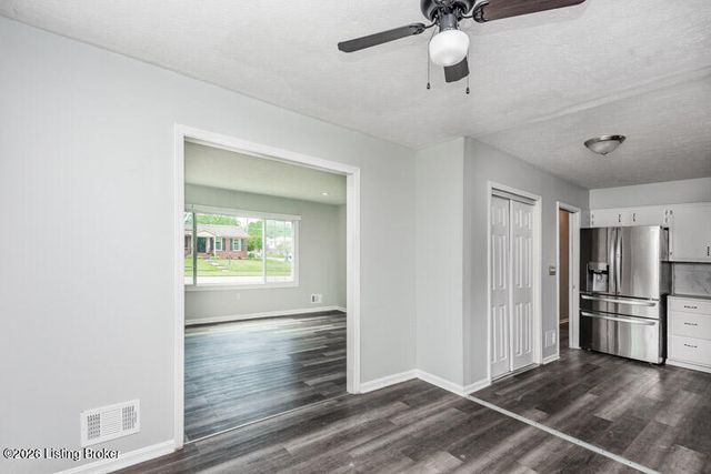 7411 Six Mile Ln, Louisville, KY 40220