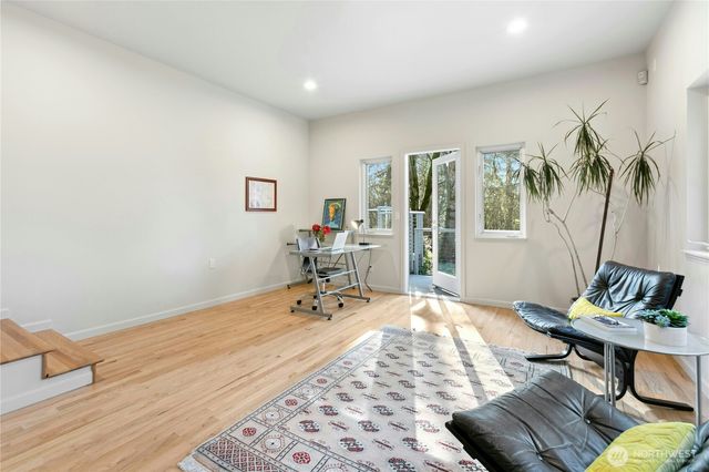 15912 252nd Avenue SE, Issaquah, WA 98027