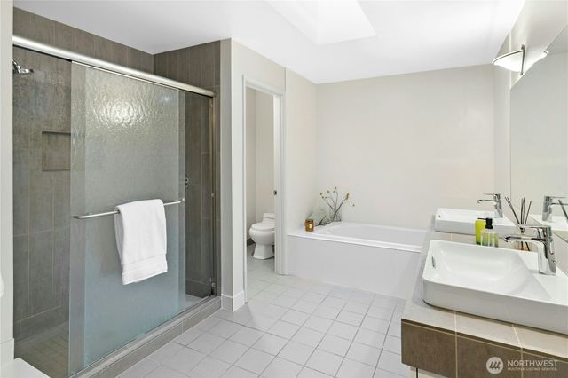 15912 252nd Avenue SE, Issaquah, WA 98027