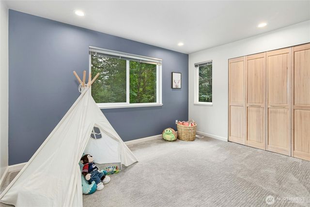 15912 252nd Avenue SE, Issaquah, WA 98027