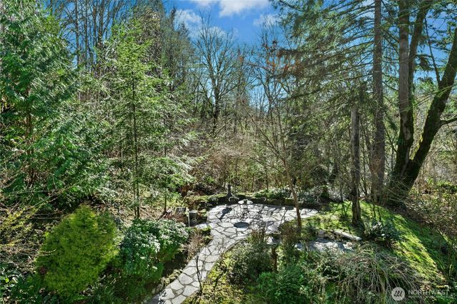 15912 252nd Avenue SE, Issaquah, WA 98027