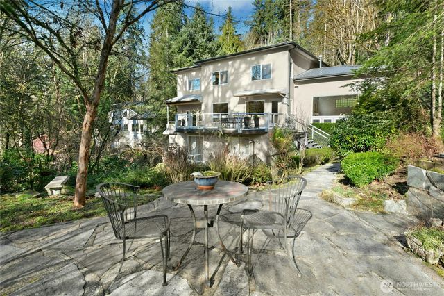 15912 252nd Avenue SE, Issaquah, WA 98027