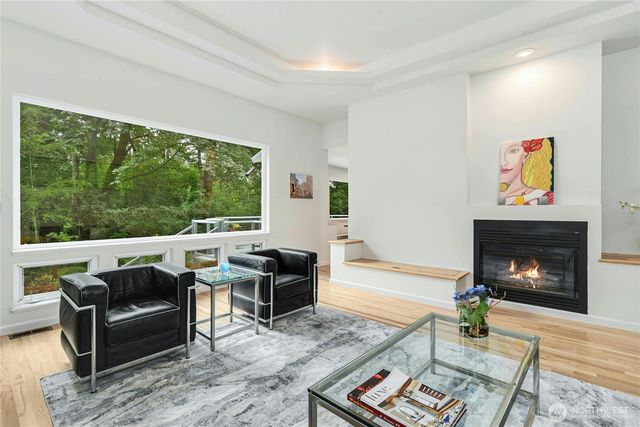 15912 252nd Avenue SE, Issaquah, WA 98027