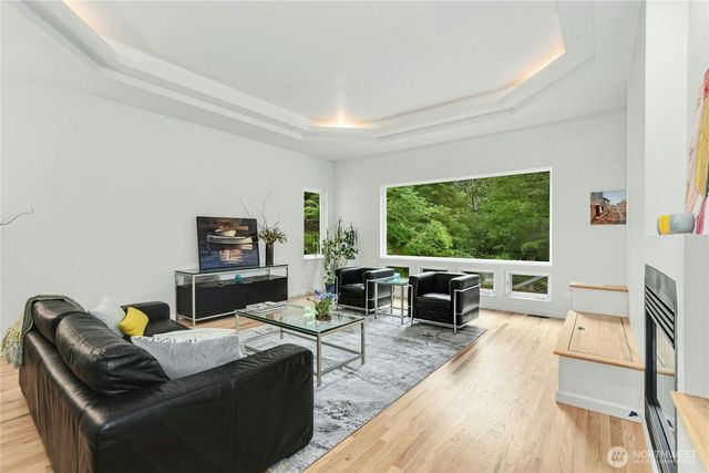 15912 252nd Avenue SE, Issaquah, WA 98027