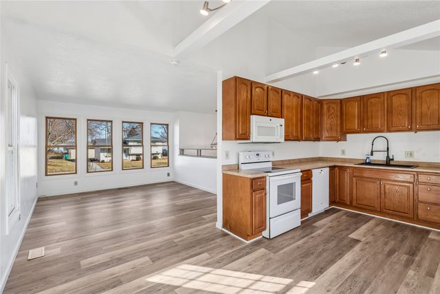 4668 Wakonda Drive, Norwalk, IA 50211