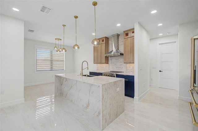 1809 SHORE ACRES BOULEVARD NE, St Petersburg, FL 33703