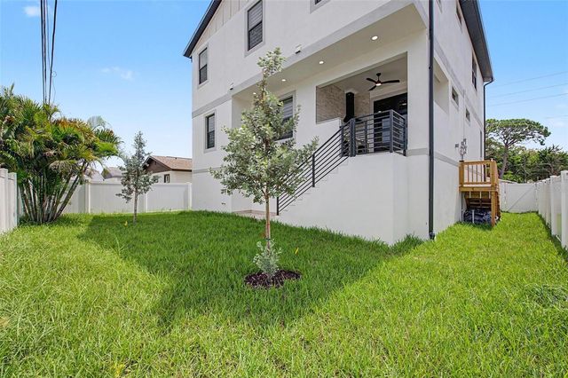 1809 SHORE ACRES BOULEVARD NE, St Petersburg, FL 33703