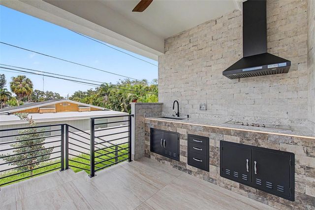 1809 SHORE ACRES BOULEVARD NE, St Petersburg, FL 33703