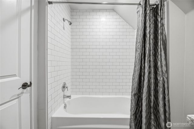 421 W Meeker, Puyallup, WA 98371