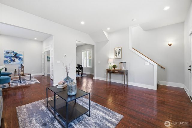 421 W Meeker, Puyallup, WA 98371