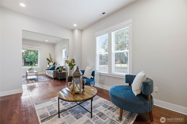 421 W Meeker, Puyallup, WA 98371