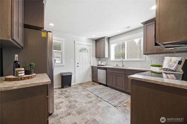 421 W Meeker, Puyallup, WA 98371