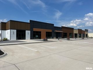 201 12TH Avenue, East Moline, IL 61244