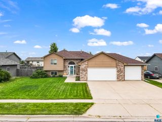 7208 W 66th St Street, Sioux Falls, SD 57106