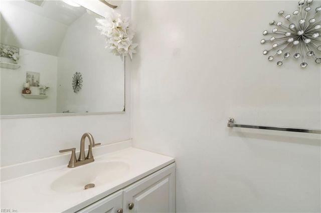 213 Whitewater Drive DR, Newport News, VA 23608